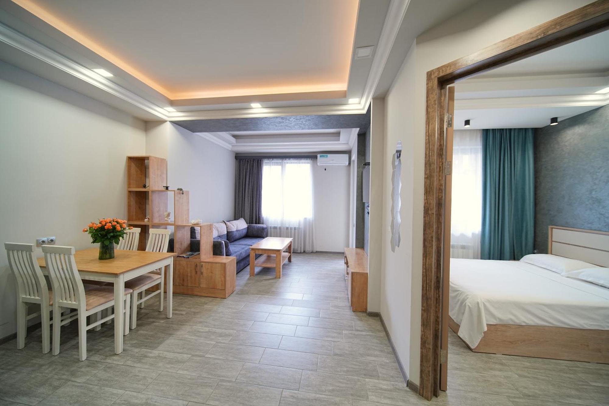 Cozy Apartments In The City Centre By Sweet Home Yerevan Exterior photo